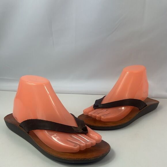 Olukai Loea Leather Strap Minimalist Women's Sandals - Picture 3 of 14